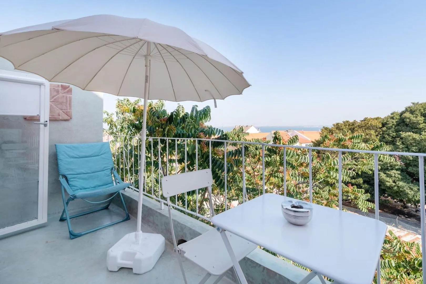 Guestready - Local And Modern Duplex Apartment Lisbon Portugal